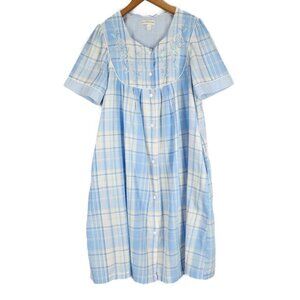 Miss Elaine Seersucker Housecoat Women's M Blue Embroidered Snap Front Pockets